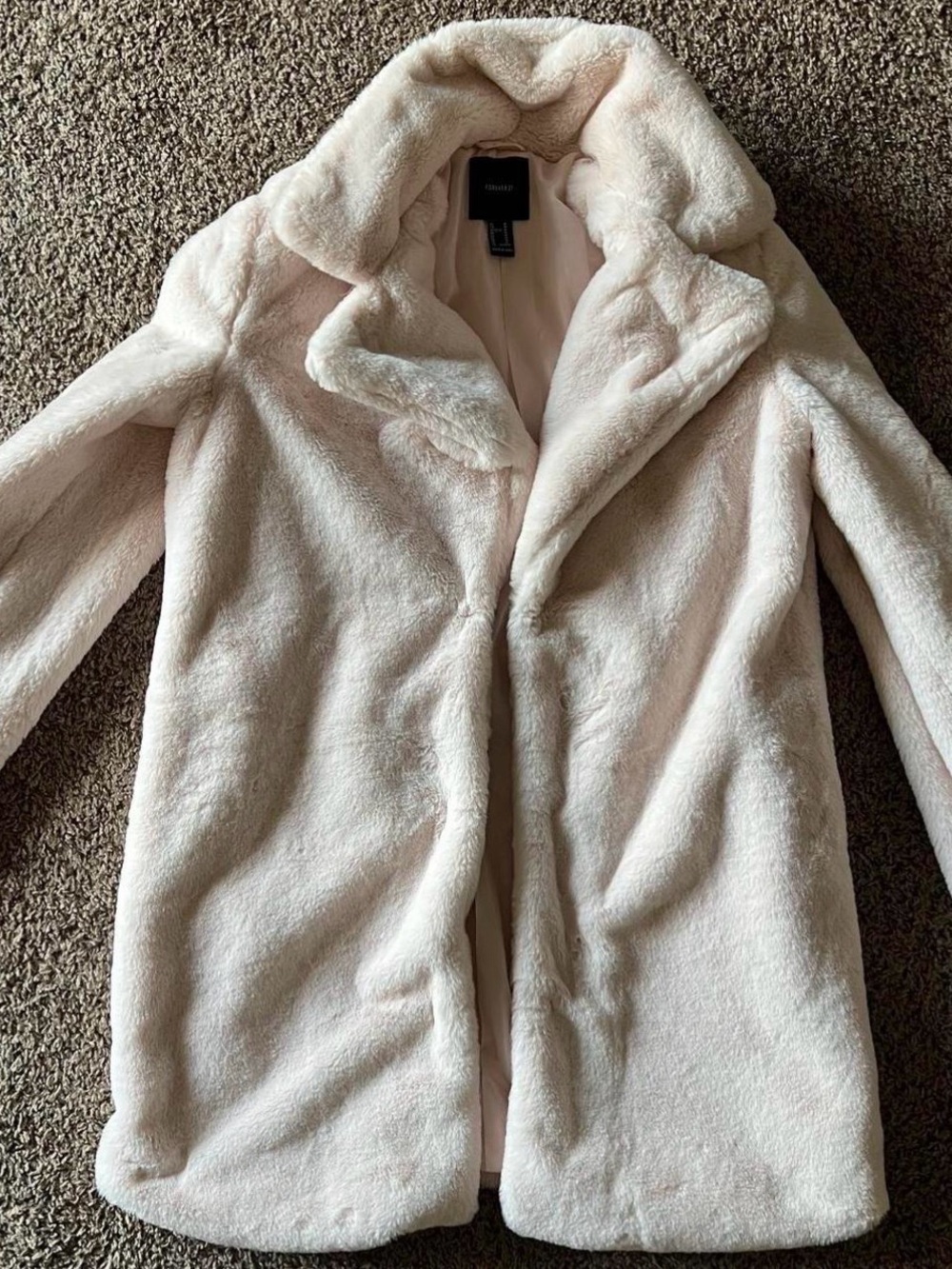 FOREVER 21 FAUX FUR JACKET-WOMEN'S SIZE Medium TAN-MID THIGH LENGTH-EXCELLENT!